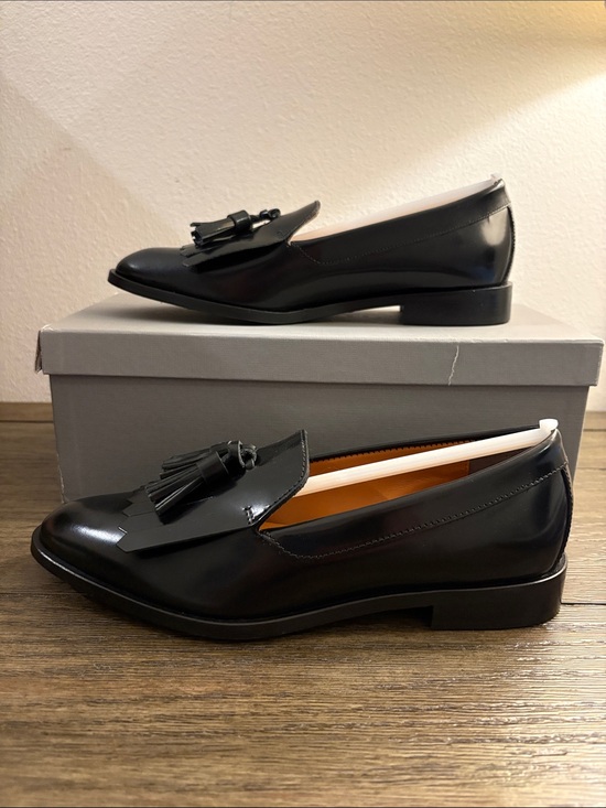 Everlane - Black Leather Tassel Italian Leather Loafers - size 6 Everlane modern tassel Black Leather Slip-On loafer made in  main image 4